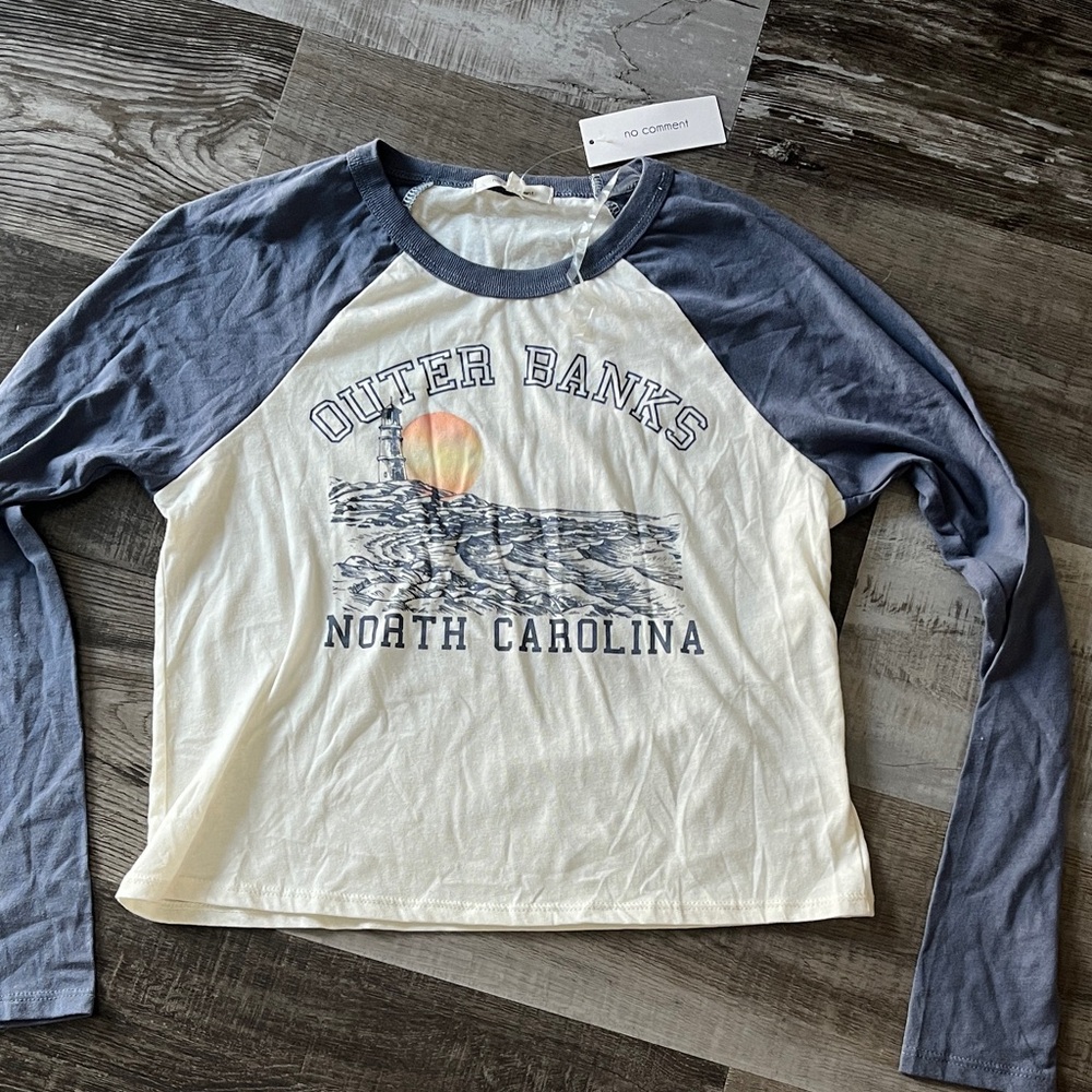 NWT Outer Banks Graphic Raglan Tee - Cream and Blue